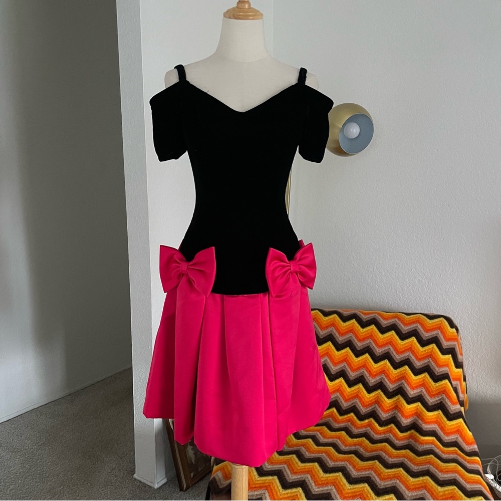 Vintage 1980s Ann Hobbs for Cattiva Retro Glam Rock Velvet Bow Dress